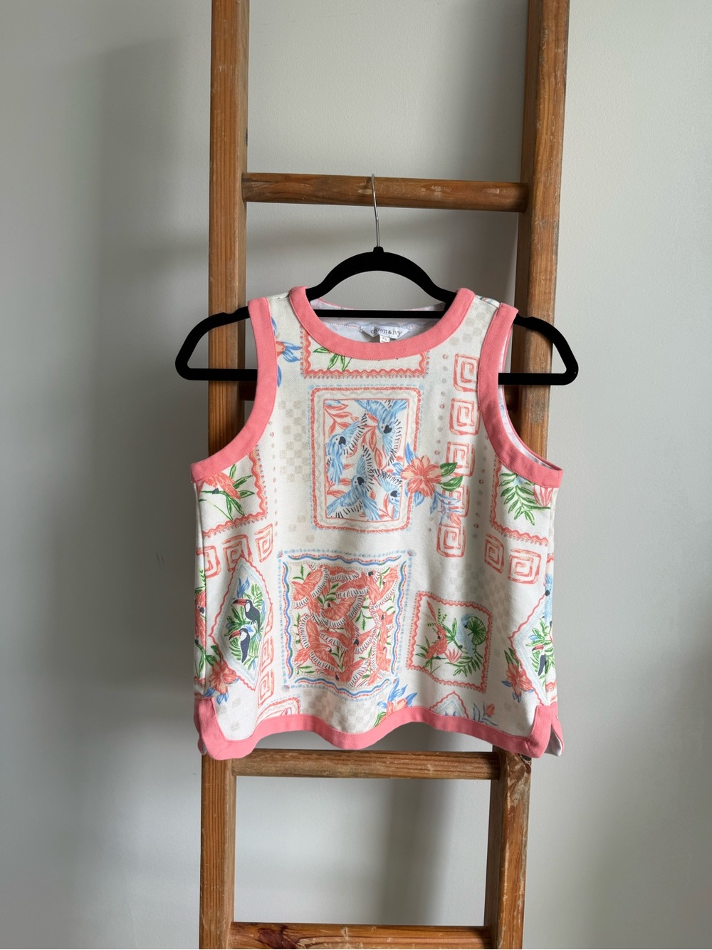 🌺 Crown & Ivy Tropical Print Sleeveless Top – Petite Small